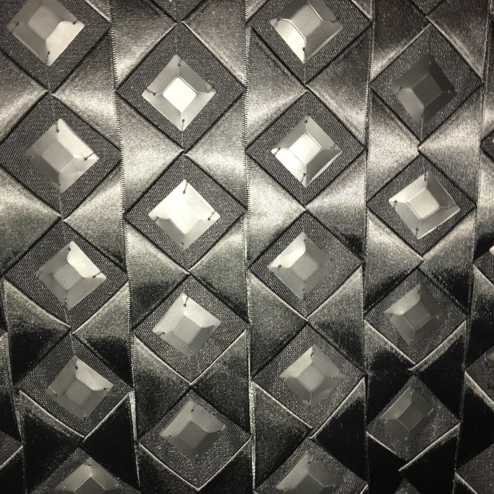 Plus size top - Picture 2 of 3